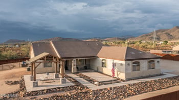 39722 N New River Rd, Phoenix, AZ 85086