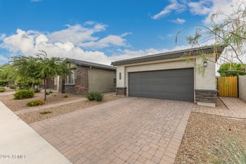 39725 Hailey Ln, San Tan Valley, AZ 85140