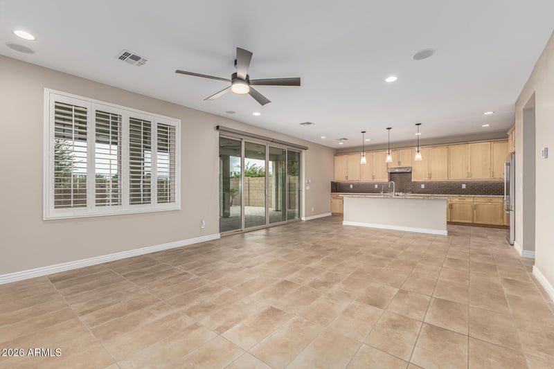 39725 Hailey Ln, San Tan Valley, AZ 85140