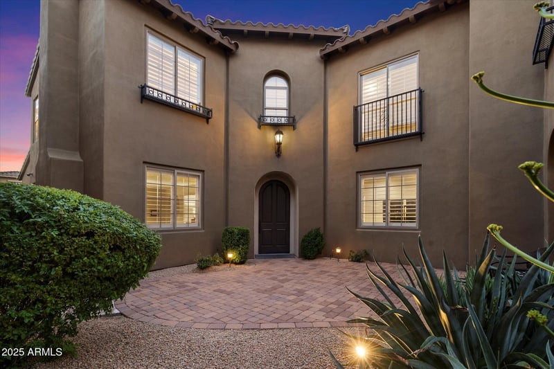 3973 E Hummingbird Ln, Phoenix, AZ 85050