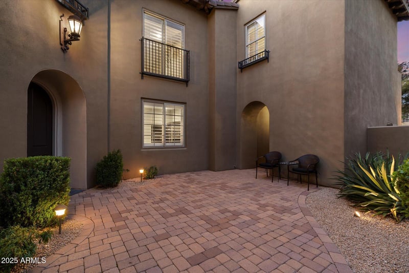 3973 E Hummingbird Ln, Phoenix, AZ 85050