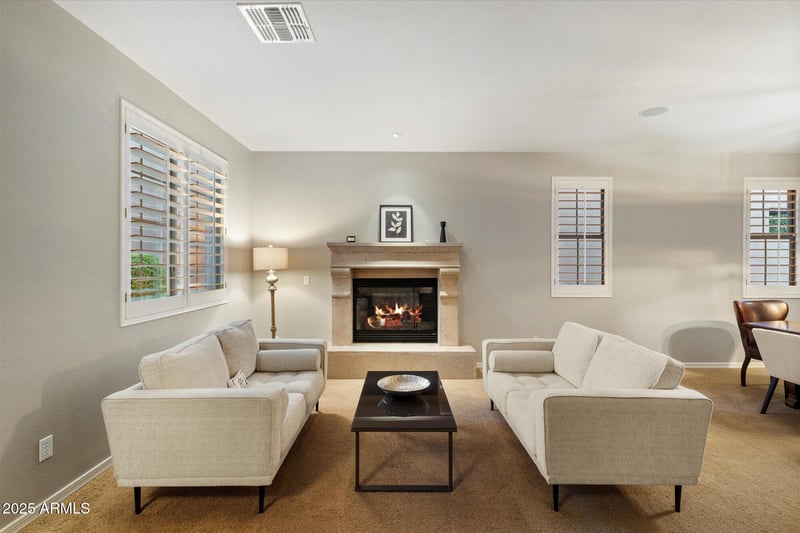 3973 Hummingbird Ln, Phoenix, AZ 85050