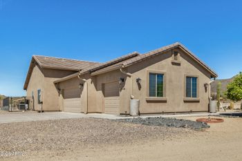 39730 N New River Rd, Phoenix, AZ 85086