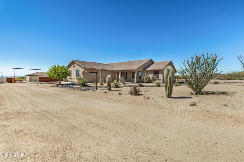 39730 New River Rd, Phoenix, AZ 85086