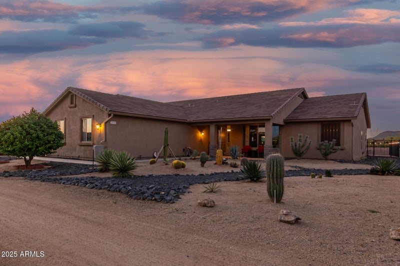 39730 New River Rd, Phoenix, AZ 85086