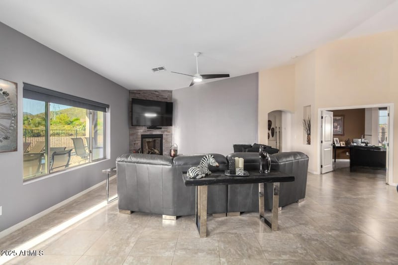 39730 New River Rd, Phoenix, AZ 85086