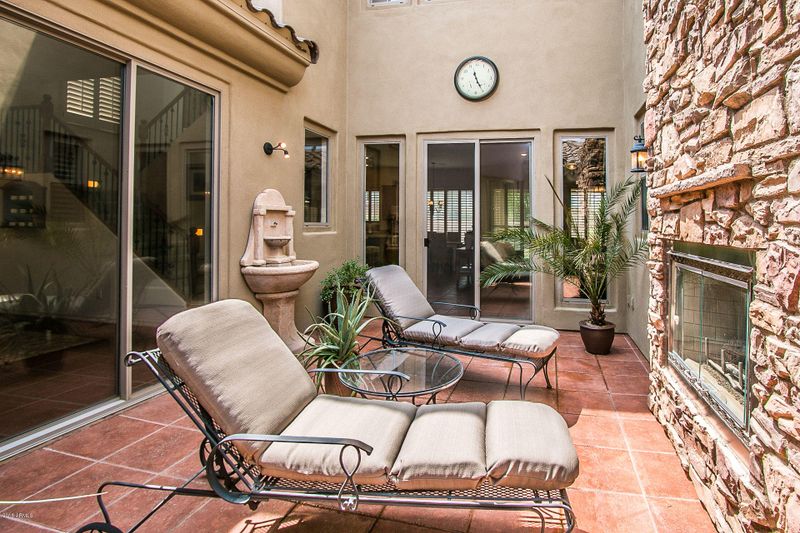 3977 E Navigator Ln, Phoenix, AZ 85050