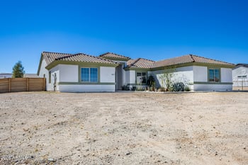 3977 Silverdale Rd, San Tan Valley, AZ 85144