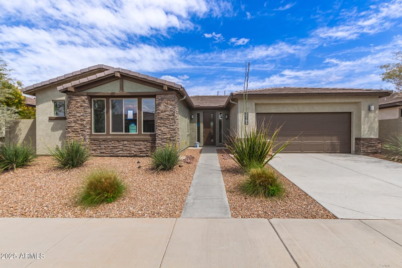 39785 Collins Ln, San Tan Valley, AZ 85140