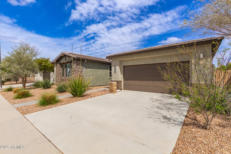 39785 Collins Ln, San Tan Valley, AZ 85140