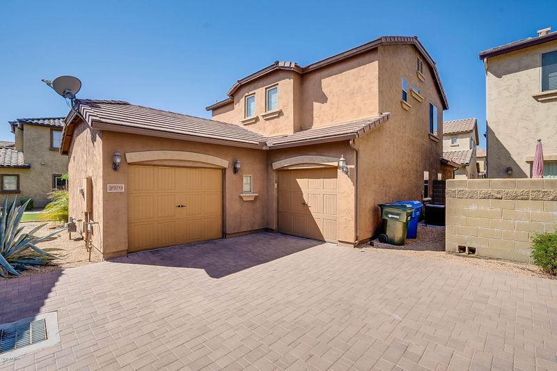 3979 E Cat Balue Dr, Phoenix, AZ 85050