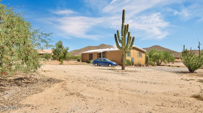39805 New River Rd, Phoenix, AZ 85086