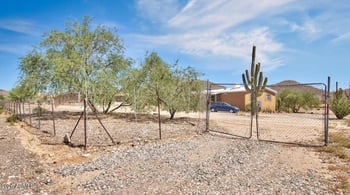 39805 New River Rd, Phoenix, AZ 85086