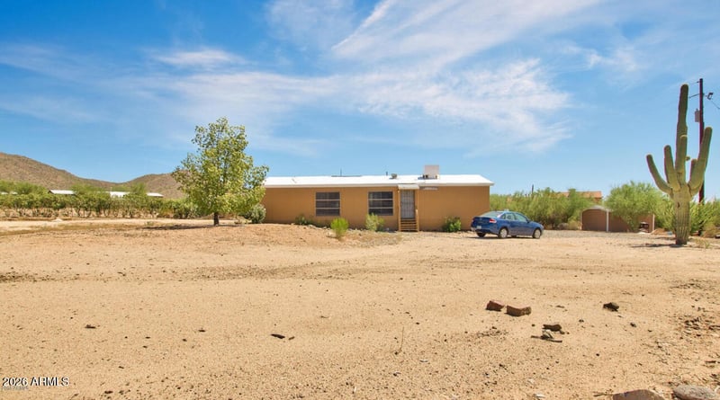 39805 New River Rd, Phoenix, AZ 85086