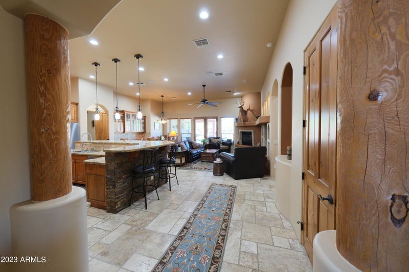 39806 N 12th St, Phoenix, AZ 85086