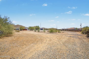 39809 New River Rd, Phoenix, AZ 85086