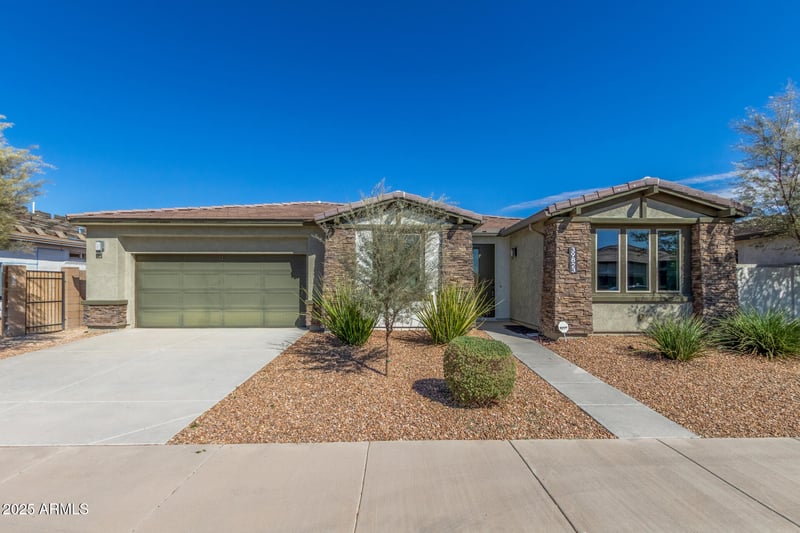 39823 Collins Ln, San Tan Valley, AZ 85140