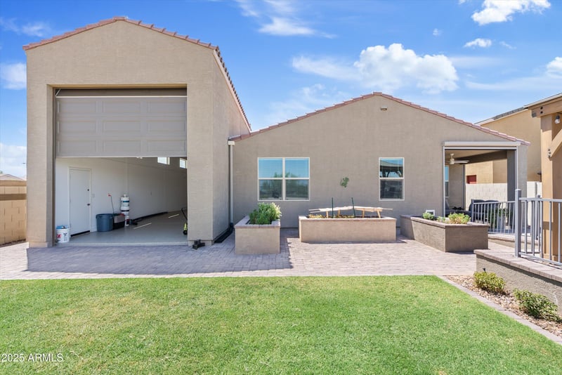 3988 Suncup Dr, San Tan Valley, AZ 85144