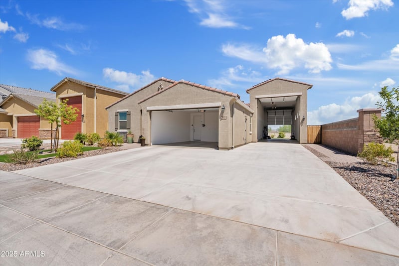 3988 Suncup Dr, San Tan Valley, AZ 85144