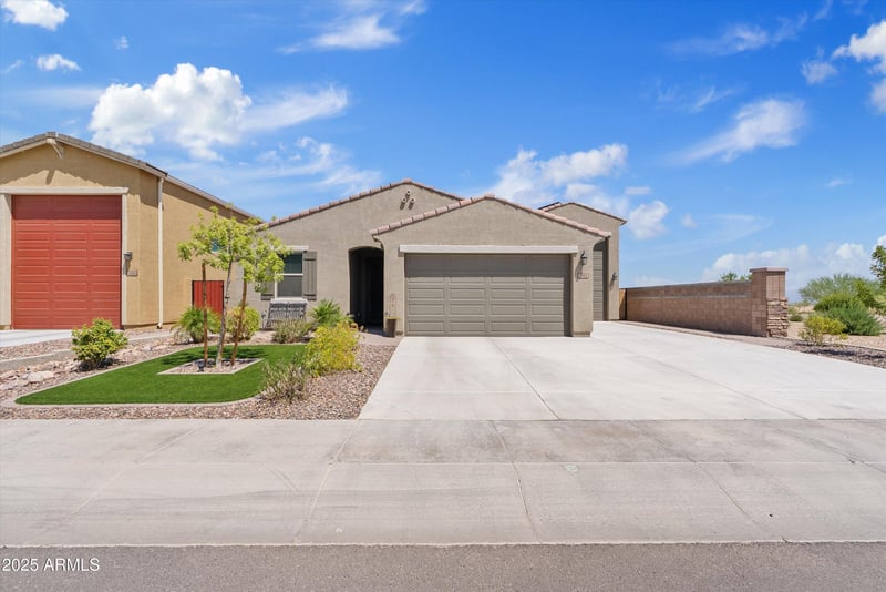 3988 Suncup Dr, San Tan Valley, AZ 85144