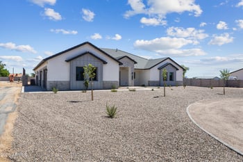 3989 Freeman Ln, San Tan Valley, AZ 85140