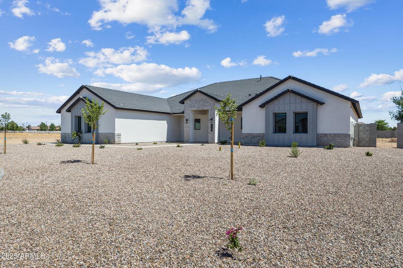 3989 Freeman Ln, San Tan Valley, AZ 85140