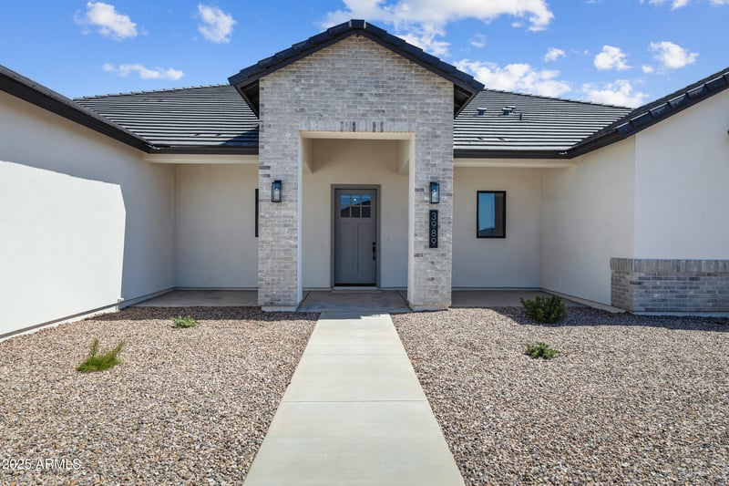 3989 Freeman Ln, San Tan Valley, AZ 85140