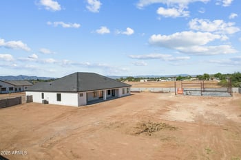 3989 Freeman Ln, San Tan Valley, AZ 85140
