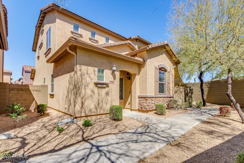 3990 E Cat Balue Dr, Phoenix, AZ 85050