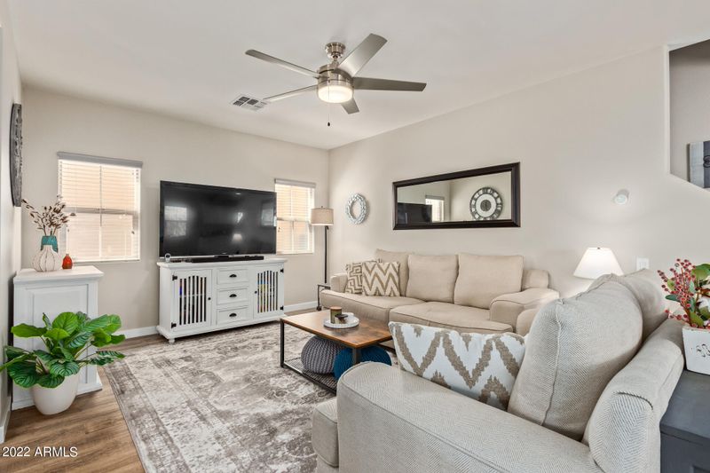 3990 E Cat Balue Dr, Phoenix, AZ 85050