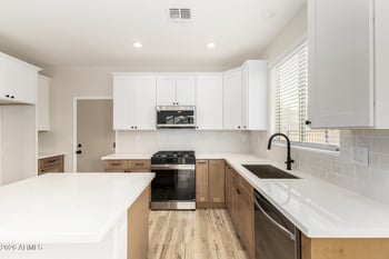 39912 Thunder Hills Ln, Phoenix, AZ 85086