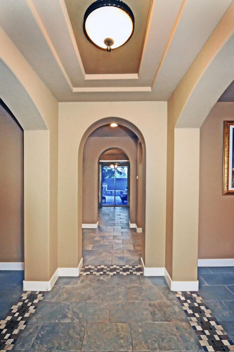 3993 E Robin Ln, Phoenix, AZ 85050