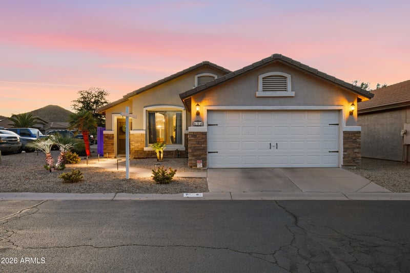 4 Mayfield Dr, San Tan Valley, AZ 85143