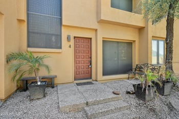 4 La Diosa Dr, Tempe, AZ 85282