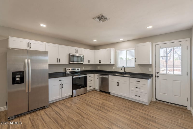 4001 Apollo Rd, Phoenix, AZ 85042