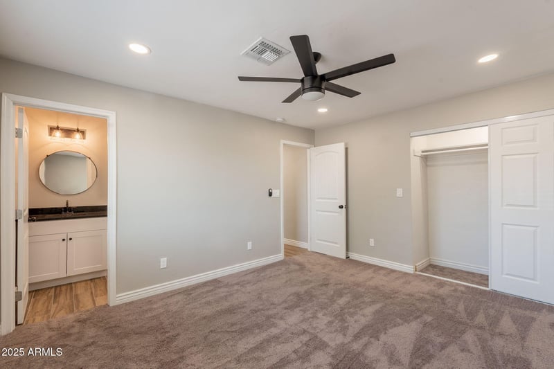 4001 Apollo Rd, Phoenix, AZ 85042