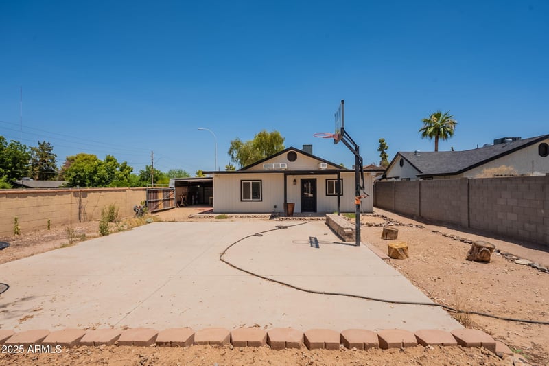 4001 Apollo Rd, Phoenix, AZ 85042