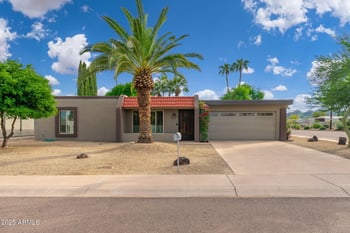 4001 Cannon Dr, Phoenix, AZ 85028