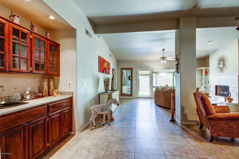 4001 E Dahlia Dr, Phoenix, AZ 85032