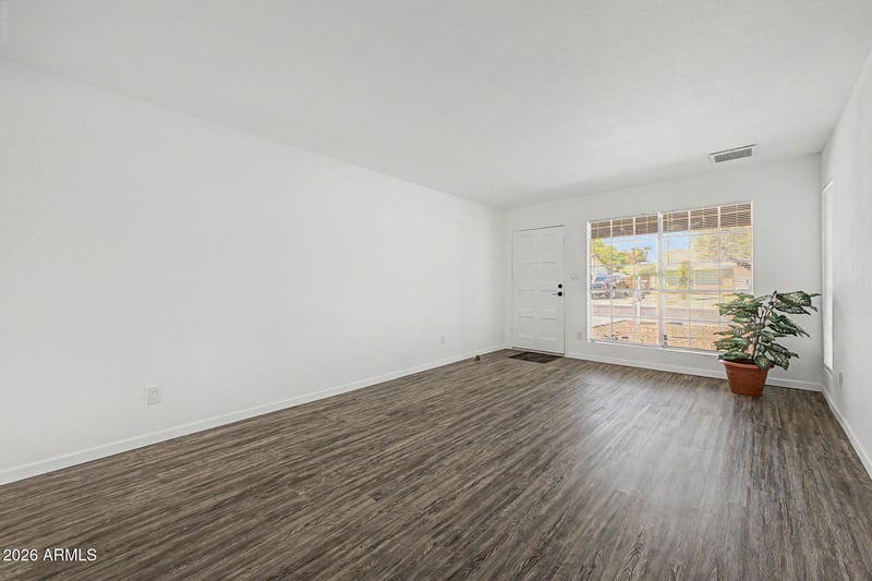 4001 W Villa Rita Dr, Glendale, AZ 85308