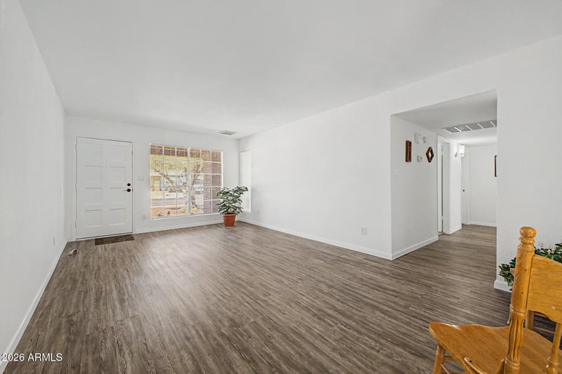 4001 W Villa Rita Dr, Glendale, AZ 85308