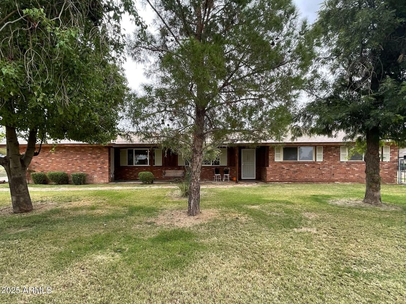 40011 Taylor St, San Tan Valley, AZ 85140