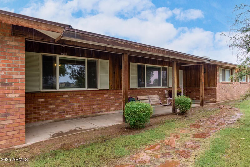 40011 Taylor St, San Tan Valley, AZ 85140