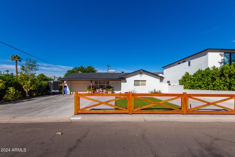 4002 Clarendon Ave, Phoenix, AZ 85018