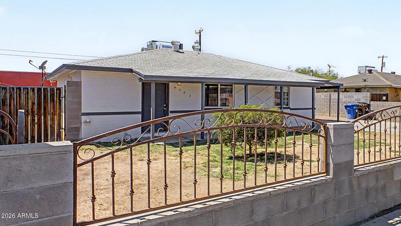 4002 64th Dr, Phoenix, AZ 85033