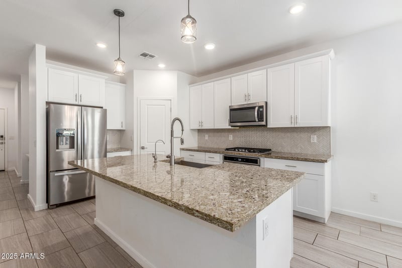4002 Sidesaddle Rd, San Tan Valley, AZ 85140