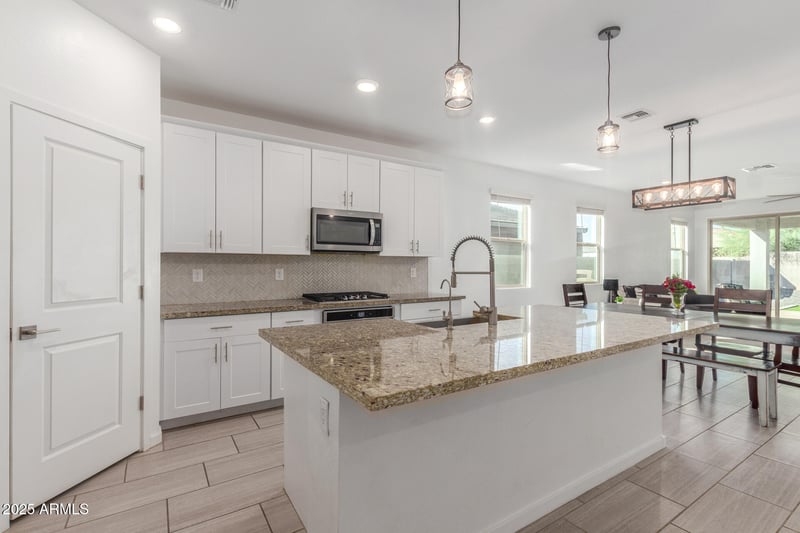 4002 Sidesaddle Rd, San Tan Valley, AZ 85140