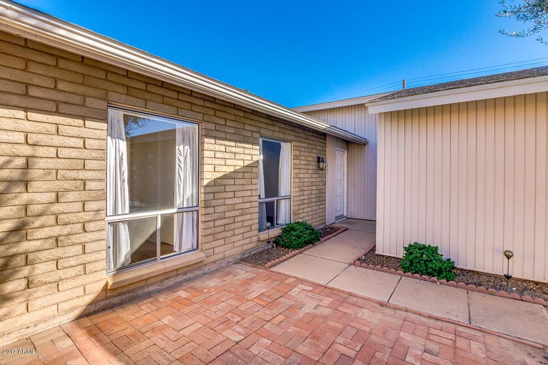 4002 W Navajo Dr, Phoenix, AZ 85051