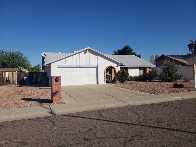 4002 W Windrose Dr, Phoenix, AZ 85029