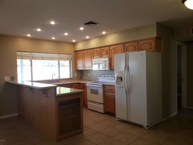 4002 W Windrose Dr, Phoenix, AZ 85029